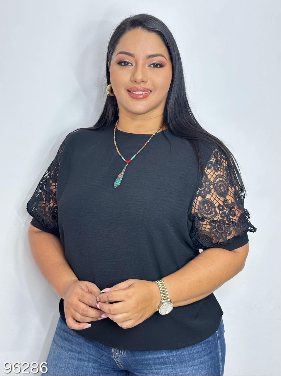 PS2521 Blusa plus size con hombros encaje